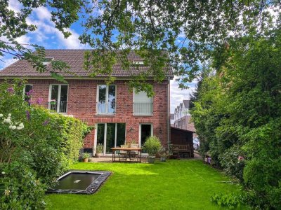 Moderne 6 Zimmer Doppelhaushäfte in kinderfreundlicher Umgebung- Wedel nähe Klövensteen