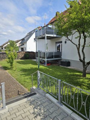 Sanierte 4-Zimmer-Wohnung mit Balkon, Garage, Garten in Wetter
