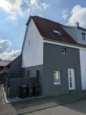 Reiheneckhaus in Leonberg-Eltingen – mit großer Terrasse & Einbauküche