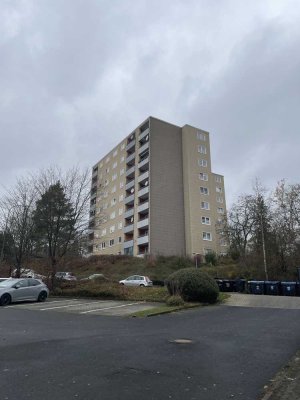 Frisch renovierte 2-Zimmer Wohnung mit Balkon hoch über Fulda ab sofort verfügbar