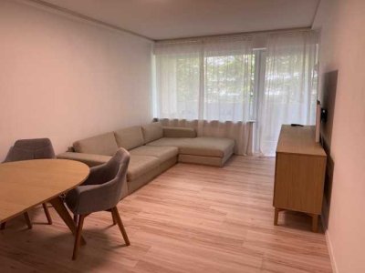 Geschmackvolle, neuwertige 4-Raum-Wohnung mit gehobener Innenausstattung mit EBK in München Moosach