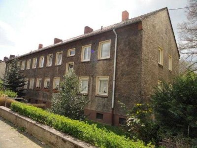 Sehr schöne 2-Zimmerwohnung mit Laminat, neuen Fenstern und modernisiertem Bad...