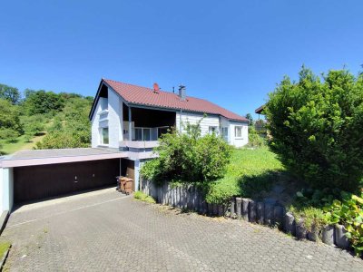 Einfamilienhaus mit Pelletheizung, 3 Garagen, 1200qm Grundstück, Koppel, Wiese und Waldrand