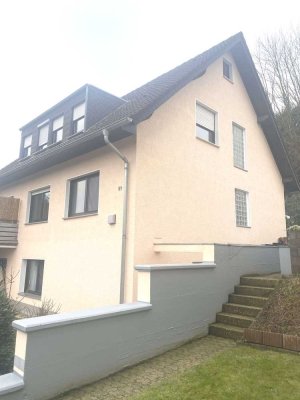 Vielseitiges Mehrfamilienhaus mit 3 Wohneinheiten, Garten und Weitblick in B. Gladbach