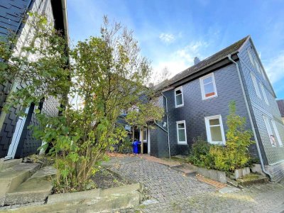 Maisonette-Wohnung mit Einbauküche und 3 Zimmern mit 2 Dachzimmern