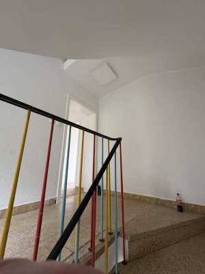 1 Etage mit 3. Zimmern KDB u. Keller , in 41065 MG