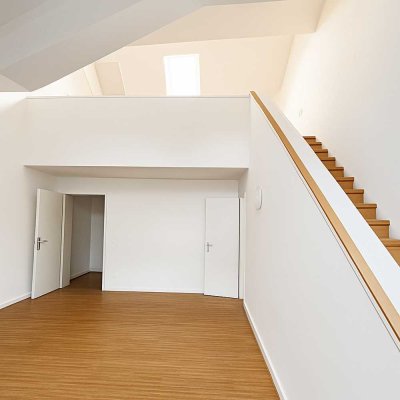 Exklusive lichtdurchflutete Maisonette mit Parkett, Dachschrägen & großer Wohnküche – barrierefrei