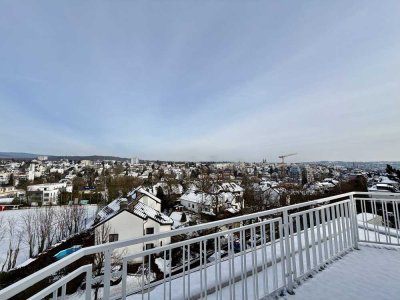 Sanierte & exklusive 2,5-Zimmer-Penthousewohnung mit Panorama-Blick