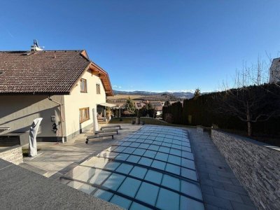 Exklusives Wohnhaus mit Pool, Gartenparadies und traumhafter Aussicht in Althofen