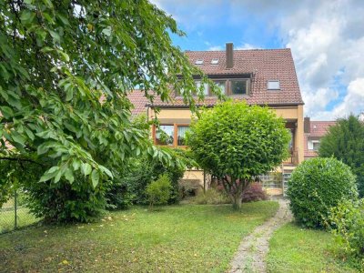 Zweifamilienhaus mit Garten und Garagen-Highlight in Plieningen