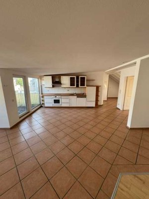 Helle 2-Zimmer Dachgeschosswohnung mit Balkon in Hürth