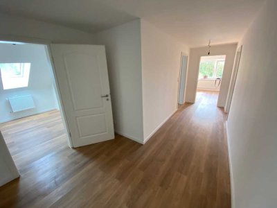 Attraktive Dreizimmer-Wohnung im Herzen von Owschlag – Kernsaniertes DG mit Garage