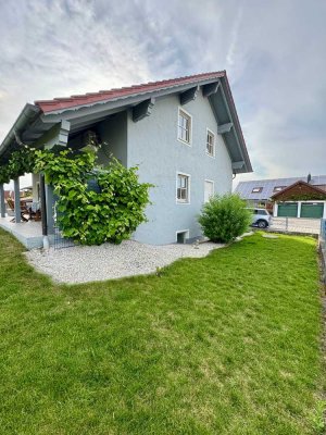 Geräumiges Einfamilienhaus mit großem Garten, Pool und Sauna