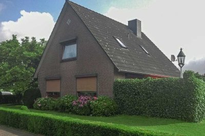 Wohnen, wo andere Urlaub machen: Charmantes Einfamilienhaus in Strandnähe