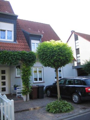 Gemütliche Doppelhaushälfte in Rottendorf mit Garten u. Stellplatz in ruhiger Lage