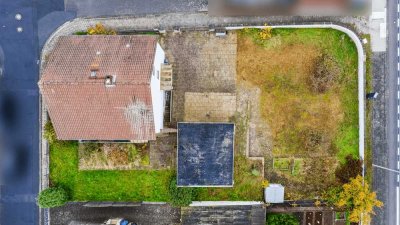 „Handwerker aufgepasst  – Großzügiges Einfamilienhaus mit großen Garten