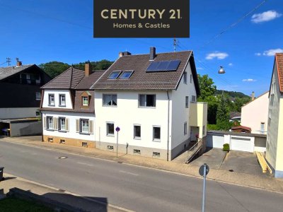 Sehr attraktives 1-2 Familienhaus, MFH mit großen Balkonen, Doppelgarage und Garten in SB- Scheidt