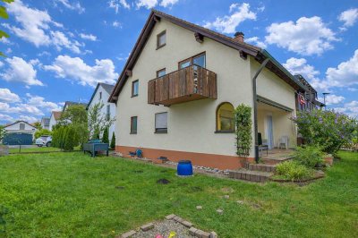 Wohnen auf zwei Etagen mit großzügigen Garten