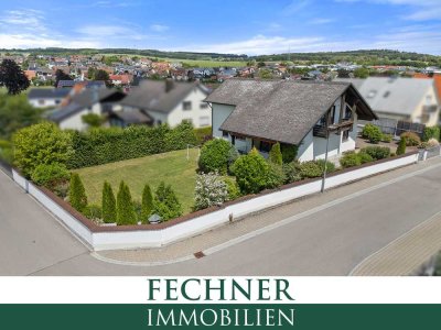 Flexible Nutzung als Ein- oder Zweifamilienhaus! Ruhige Lage - großes Eckgrundstück - Doppelgarage!