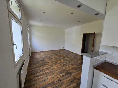 Schicke,  kompakte 3 Zimmer mit Balkon und EBK