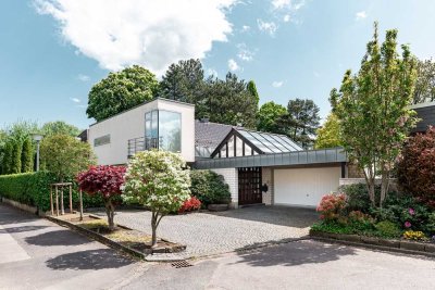Besondere Architektur auf parkähnlichem Anwesen in Pulheim-Brauweiler