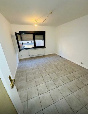 2 Zimmer im Erdgeschoss * Stein Str. 51