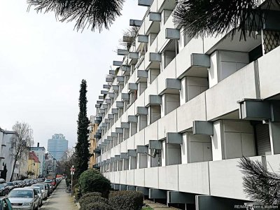 Teil-renoviertes und vermietetes 1 Zimmerappartement in Bestlage von Milbertshofen.