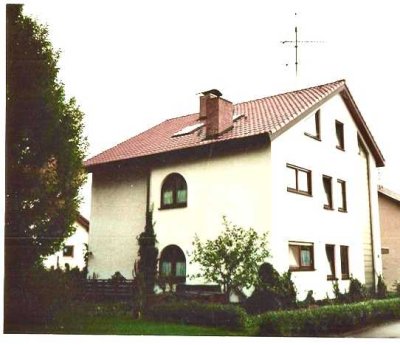 Schöne 4,5-Zi-Maisonettewohnung mit Garten, Hobbyraum und Doppelgarage in Nürtingen