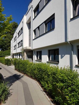 Neuwertige, teilmöblierte 4-Zimmer-Maisonetten-Wohnung mit Garten, Stellplatz in Aachen- Eilendorf