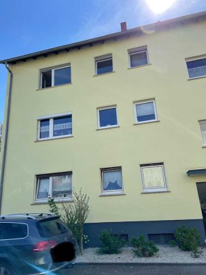 Ab 01.01.26 Helle 2-Zimmer Wohnung mit Balkon und EBK in Frankfurt-Nieder-Eschbach