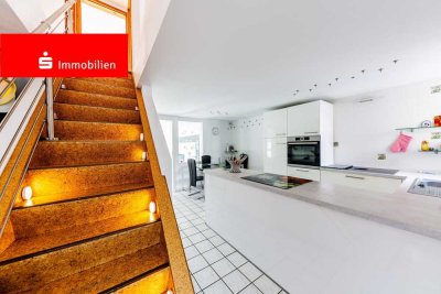 Frankfurter-Frankfurter Berg: Charmantes Zuhause mit massivem Anbau und separater Zusatzfläche