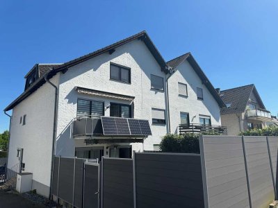 ELEGANTE MAISONETTEWOHNUNG MIT 2 BALKONEN, EBK UND GARAGE!!!