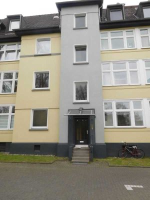 Helle 3-Zimmer-Wohnung mit Wintergarten-Charme