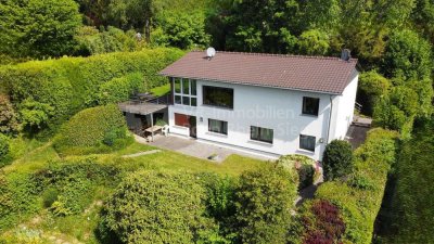 Ein Haus zum Wohlfühlen. Charmant, großzügig, hell - dieses Einfamilienhaus überzeugt