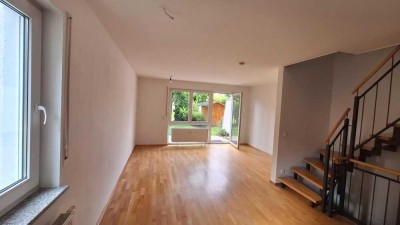 Haus im Haus 4-Zimmer-Maisonette-Wohnung mit Garten und Freisitz