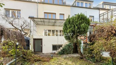 Reihenhaus mit privatem Garten, zwei Terrassen, drei Bädern und hellem Keller nahe Dichterviertel