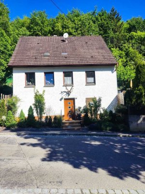 *** Ein Schmuckes  Freistehendes  Einfamilienhaus * 5 Räume * Doppelgarage * großem Grundstück   ***