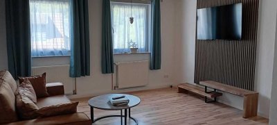 Erstbezug nach Sanierung: Günstige 8-Zimmer-Einfamilienhaus mit geh. Innenausstattung und EBK