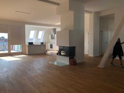 Großzügige Dachgeschosswohnung mit 3 Schlafzimmern