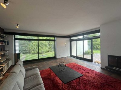 FÜR KUNST-/ARCHITEKTURFANS: KOMFORTABLES HAUS DER NACHKRIEGSMODERNE- PERFEKT ZUM WOHNEN & ARBEITEN -