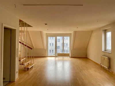 Sanierte und renovierte Maisonette-Wohnung mit Balkon