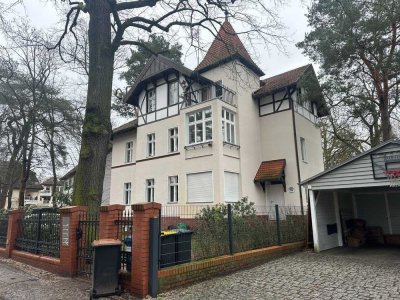 Wannsee-Villa: DG-Wohnung mit Kamnin, Holzbalken, Teilseeblick & Balkon /EBK/79m2/ab 01.05.2026