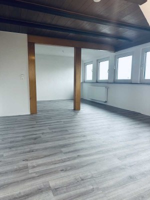 � 3,5-Zi.-Wohnung ohne Dachgefühl – kernsaniert 2024, Winterbalkon, EBK & Stellplatz