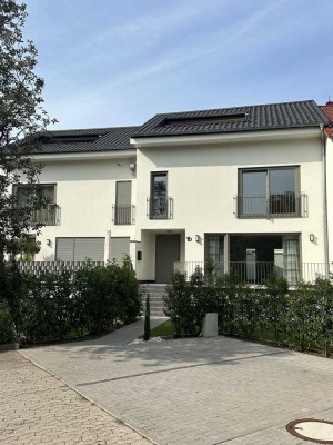 Nachhaltiger Neubau (EFH) mit 2 Stellplätzen - Energieeffizient & Stilvoll