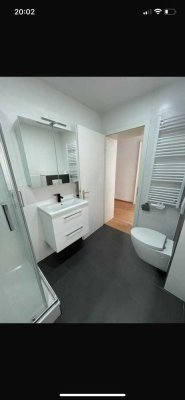Frisch renovierte 2-Zimmer-Wohnung mit Balkon und Einbauküche in Pressig