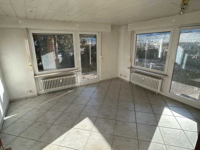 Erdgeschosswohnung mit 3 Zimmern und altersgerechter Umbau möglich in Beutelsbach, sofort nutzbar!