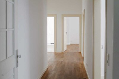 Charmante 3-Zimmer Wohnung im Altbaustil mit Balkon in Karlsruher Weststadt zu verkaufen