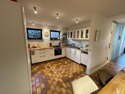 Stilvolle 2,5-Zimmer-Wohnung mit großer Terrasse und EBK in Eltville - Rauenthal