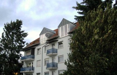 Exklusive 3-Raum-Hochparterre-Wohnung mit gehobener Innenausstattung mit EBK in Königstein im Taunus