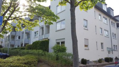 In Böblingen: Gepflegte Wohnung mit zweieinhalb Zimmern und kleinem Balkon